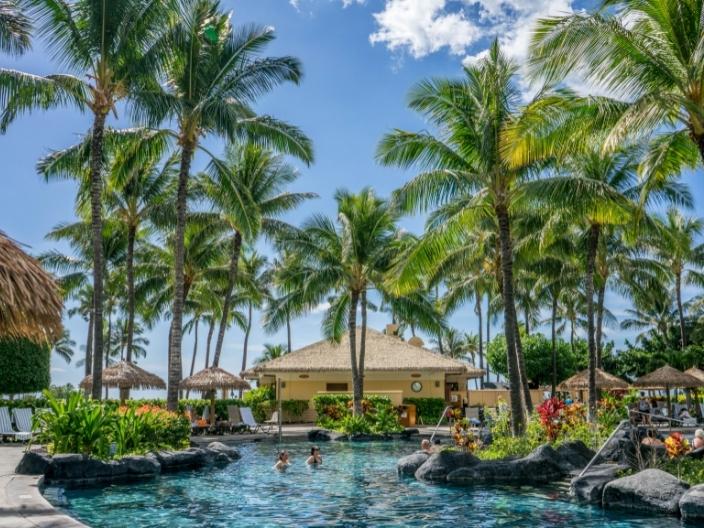 Hawaii resort pool